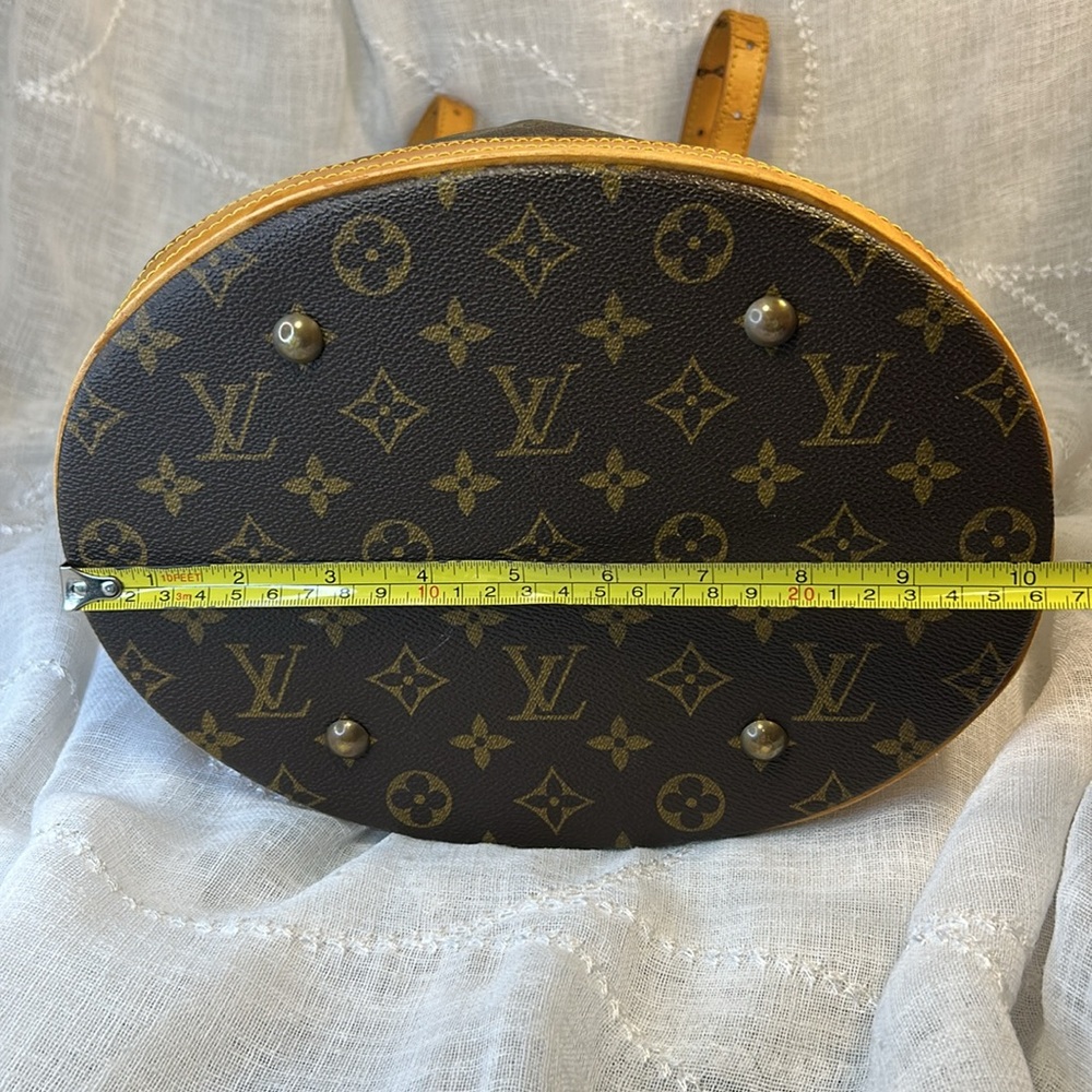 Louis Vuitton leather large bucket GM bag with chain leash inside - Picture 7 of 16